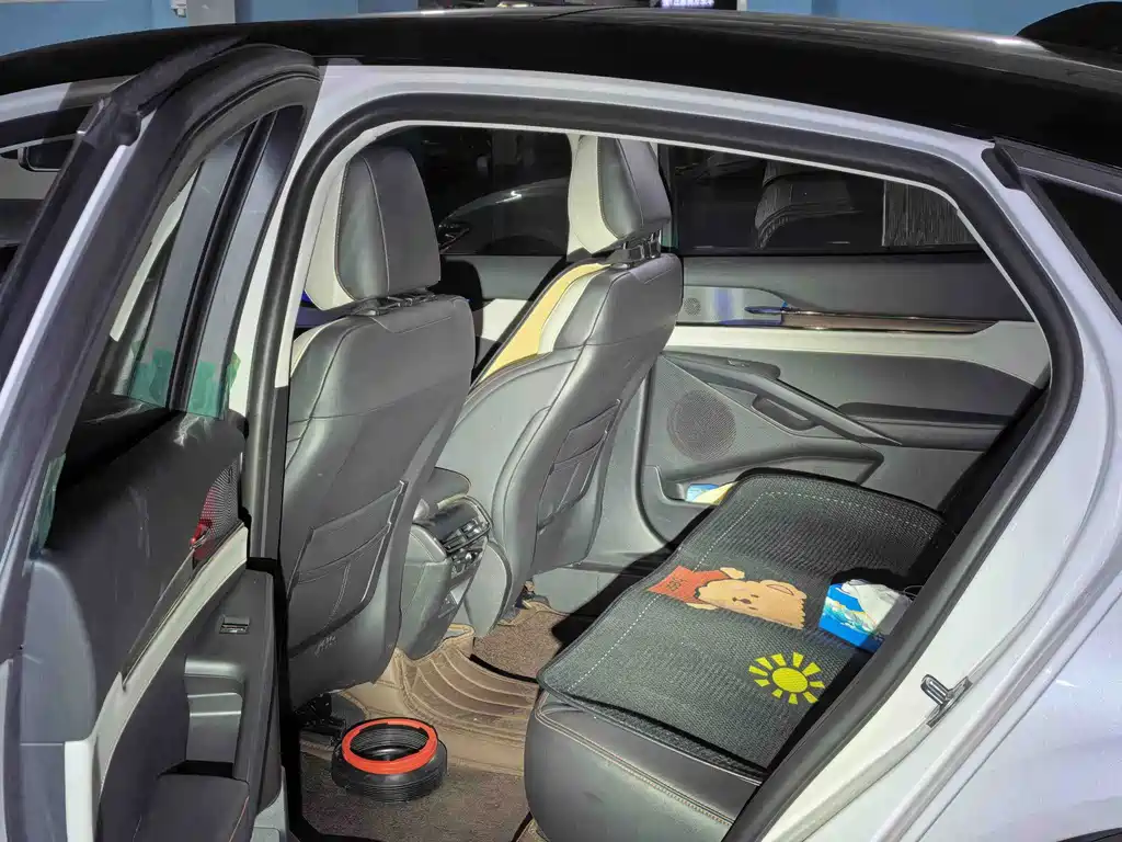 Ford Mondeo — миниатюра 5