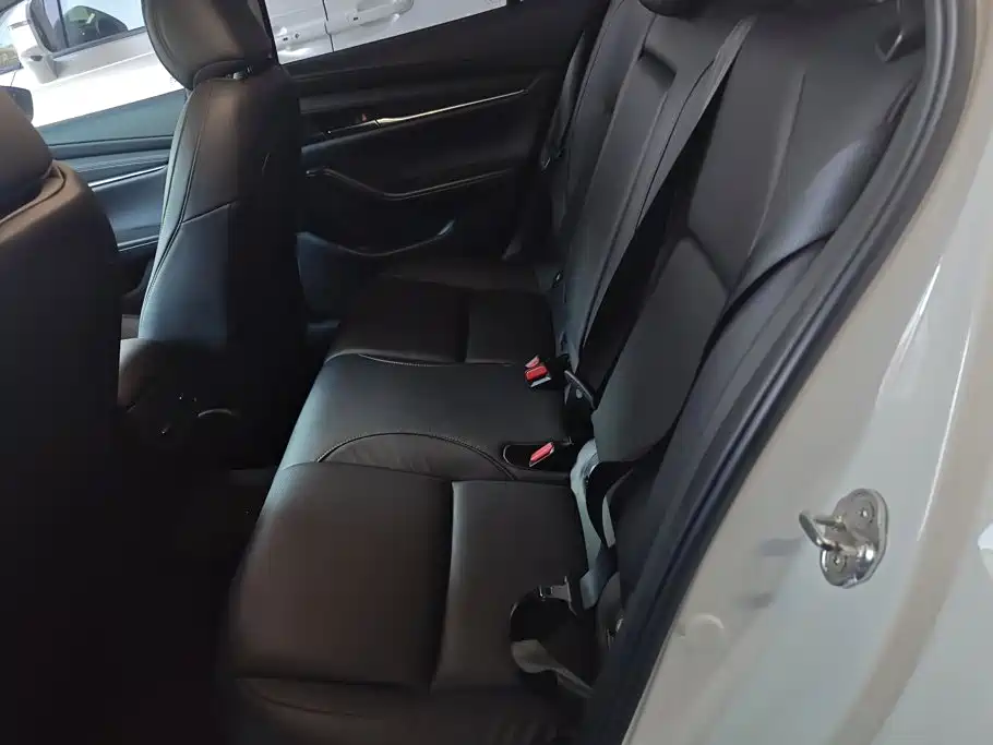 Mazda 3 Axela — миниатюра 11
