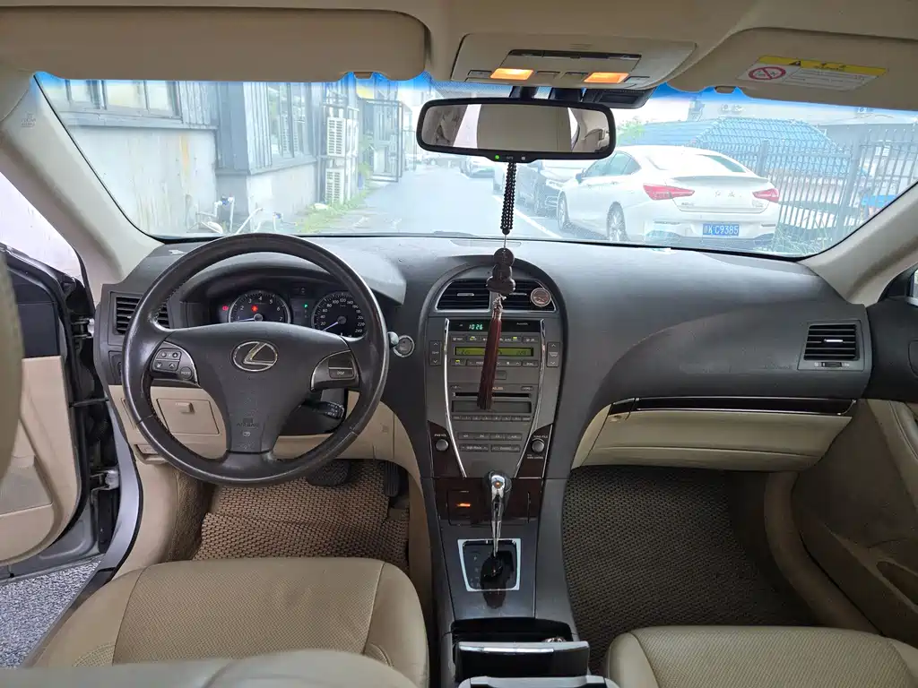 Lexus ES — миниатюра 8