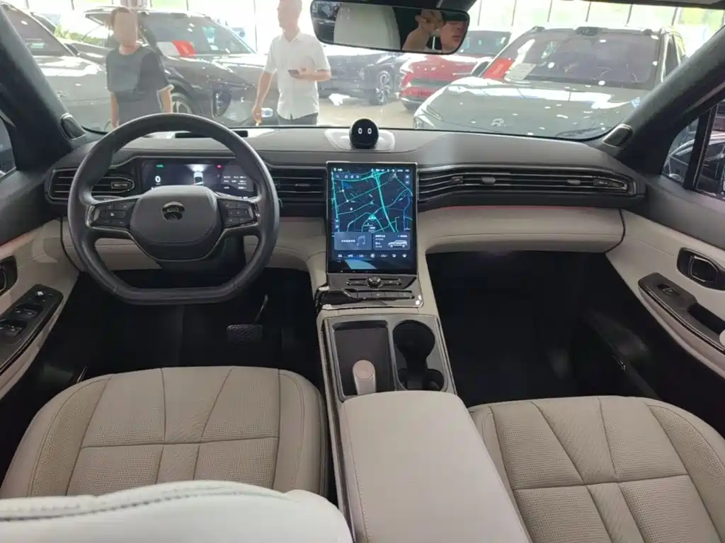NIO ES8 — миниатюра 10