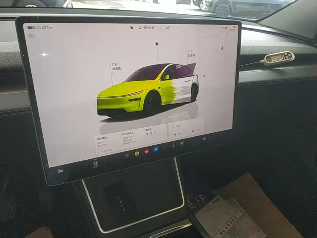 Tesla Model Y — миниатюра 13