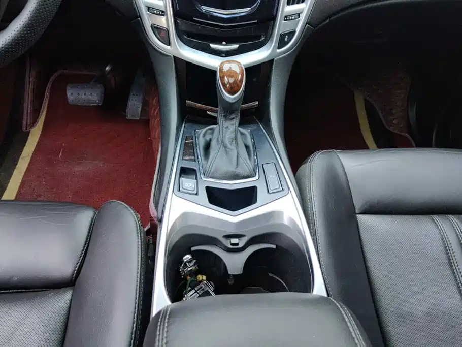 Cadillac SRX — миниатюра 16