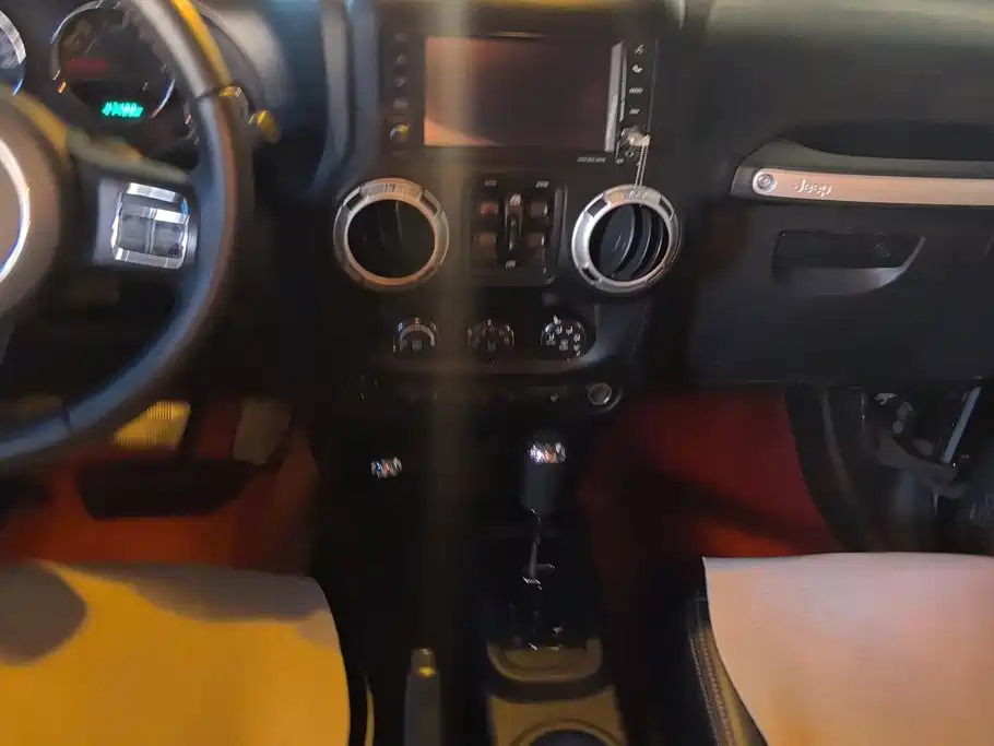 Jeep Wrangler — миниатюра 16