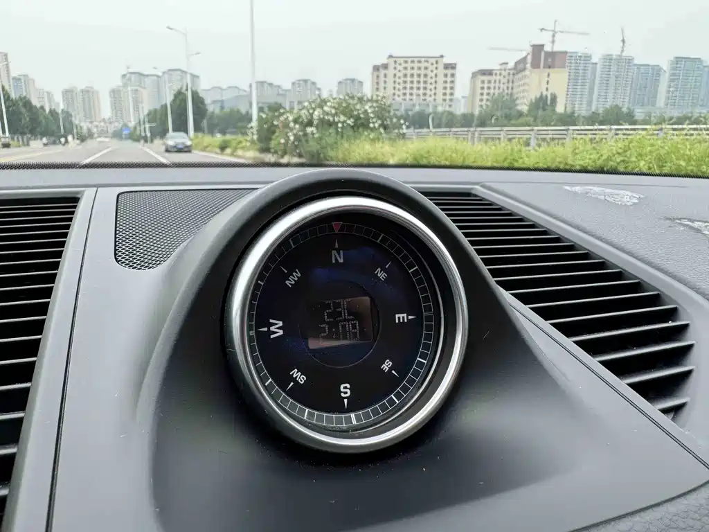 Porsche Macan — миниатюра 18