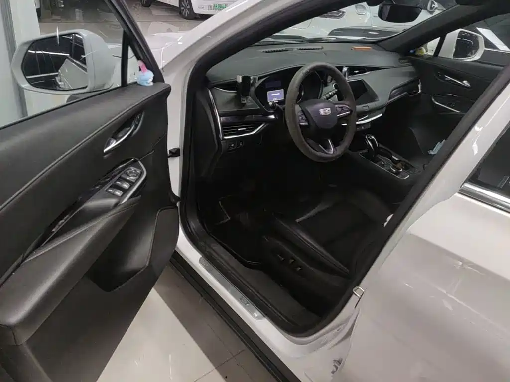 Cadillac XT4 — миниатюра 16