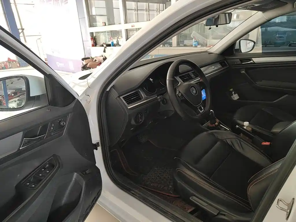 Volkswagen Bora — миниатюра 12