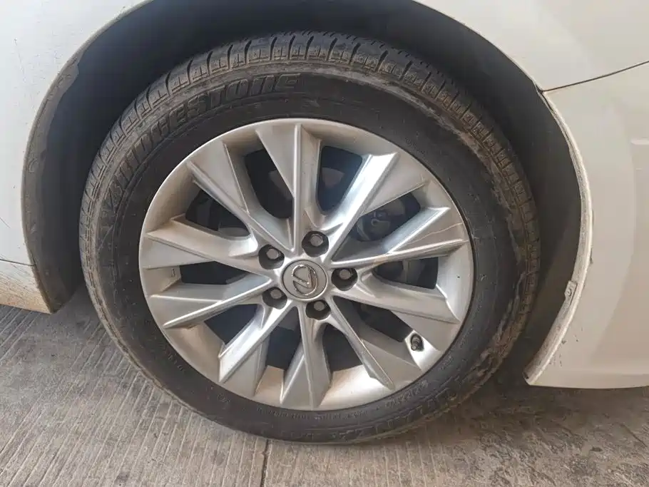 Lexus ES — миниатюра 6