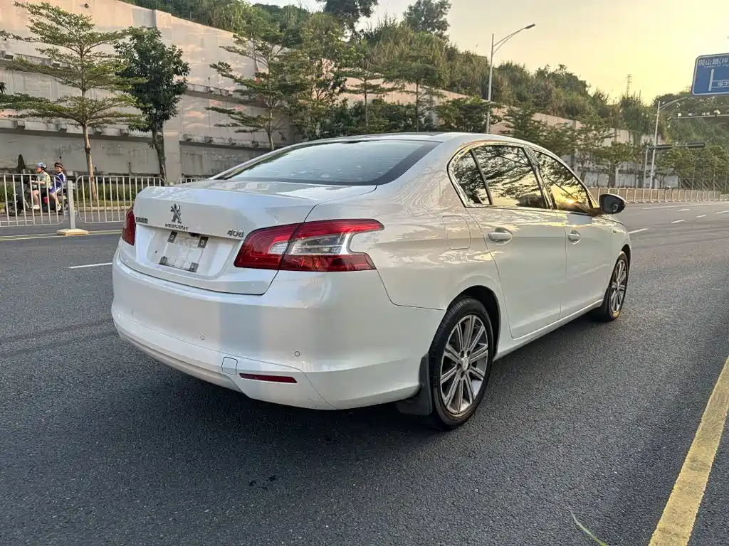 Peugeot 408 — миниатюра 6