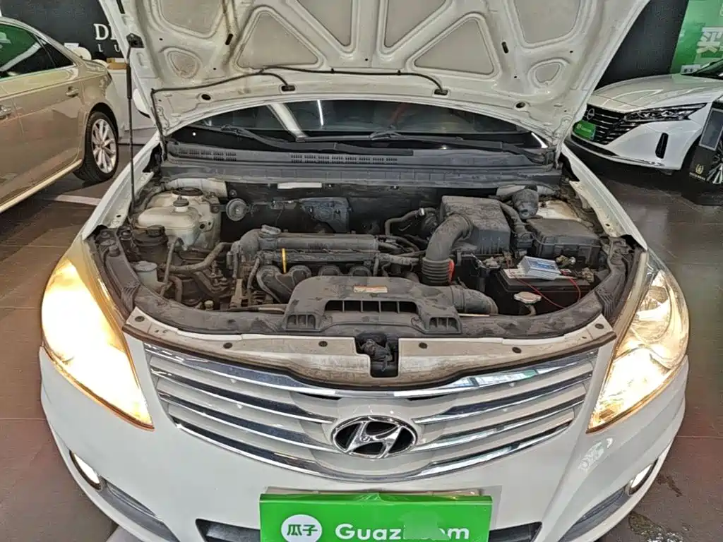Hyundai Elantra — миниатюра 20