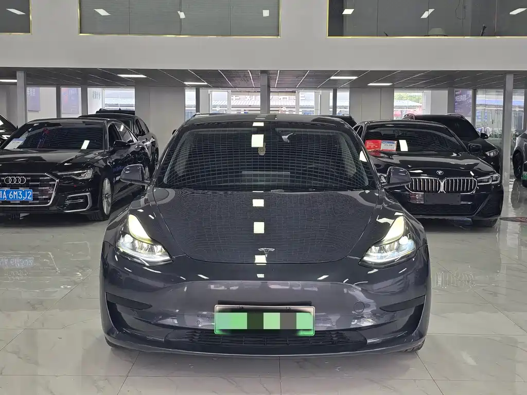 Tesla Model 3 — миниатюра 2