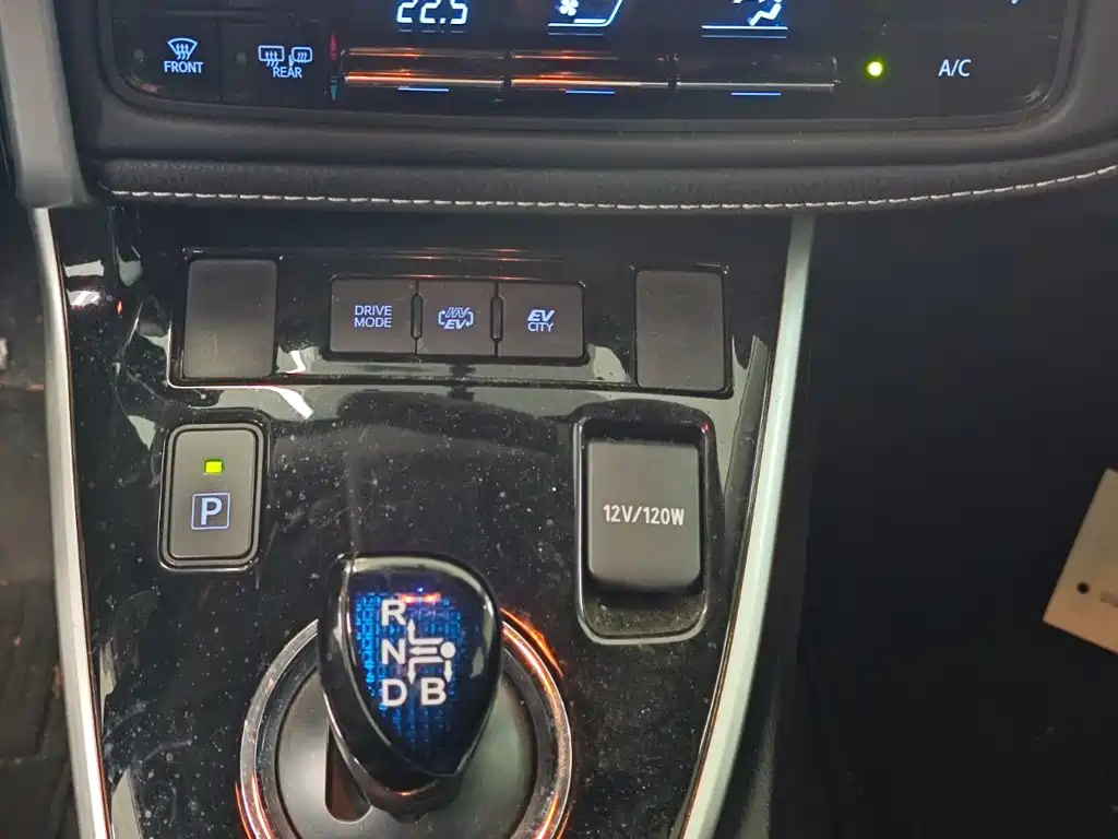 Toyota Corolla Hybrid — миниатюра 7