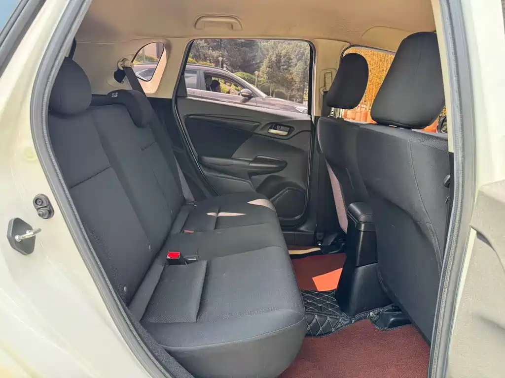 Honda Fit — миниатюра 11