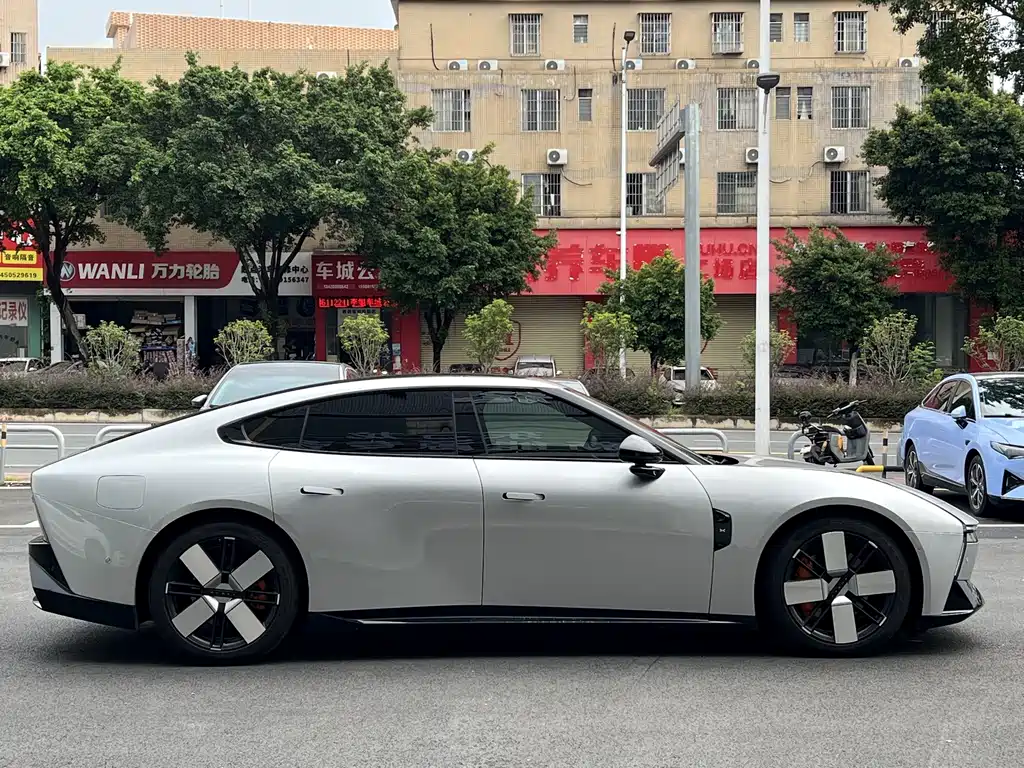 XPeng P7 — миниатюра 5