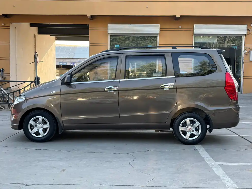 Wuling Hongguang — миниатюра 16