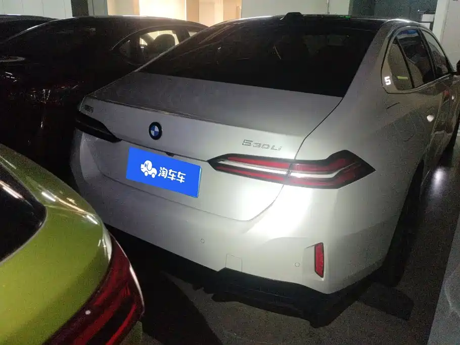 BMW 5 Series — миниатюра 3