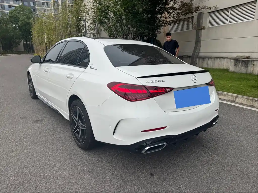 Mercedes-Benz C-Class — миниатюра 6