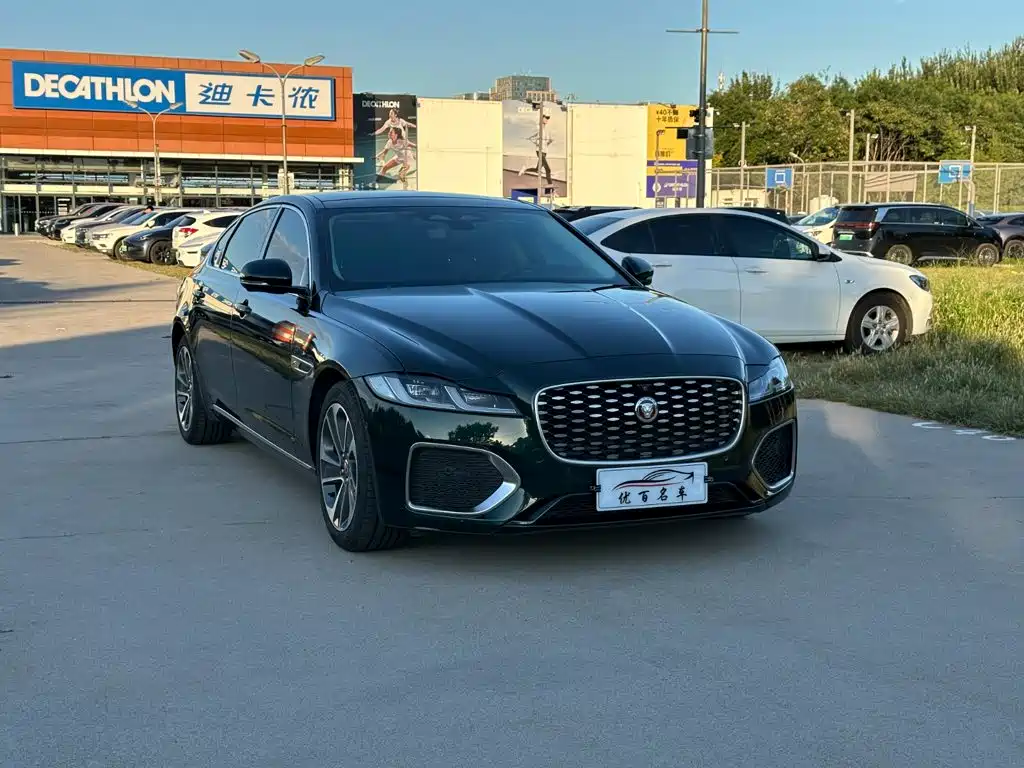 Jaguar XFL — миниатюра 3