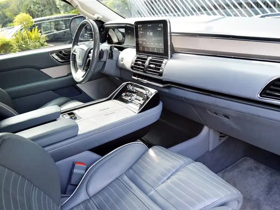 Lincoln Navigator — миниатюра 16