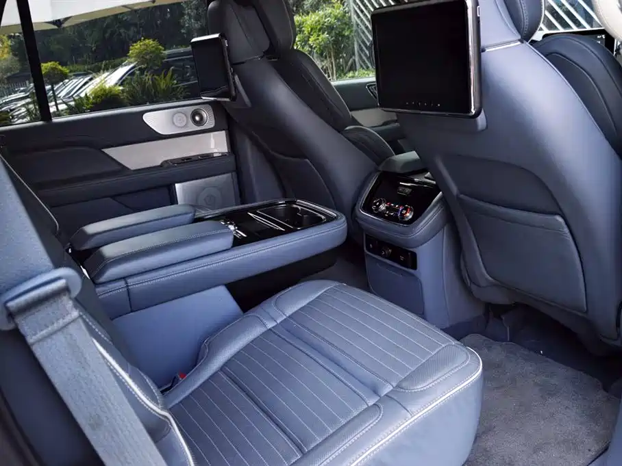 Lincoln Navigator — миниатюра 12