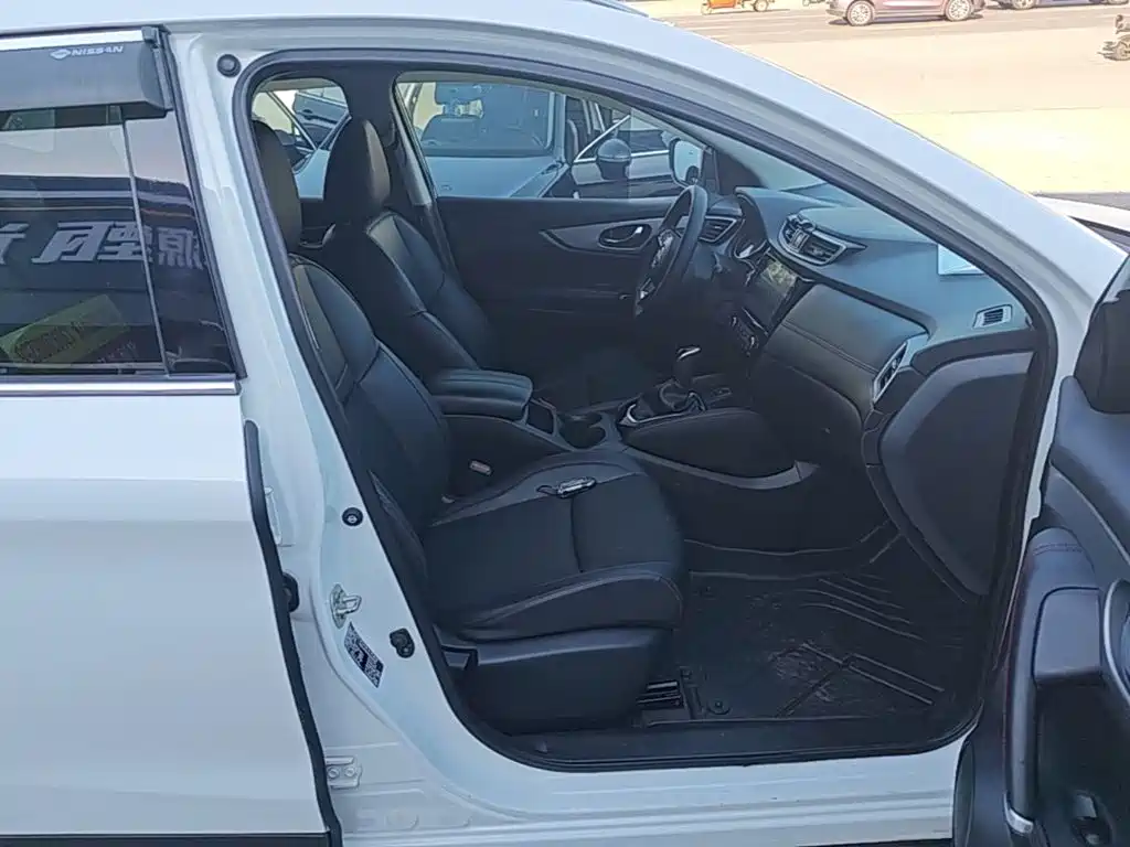 Nissan Qashqai — миниатюра 25
