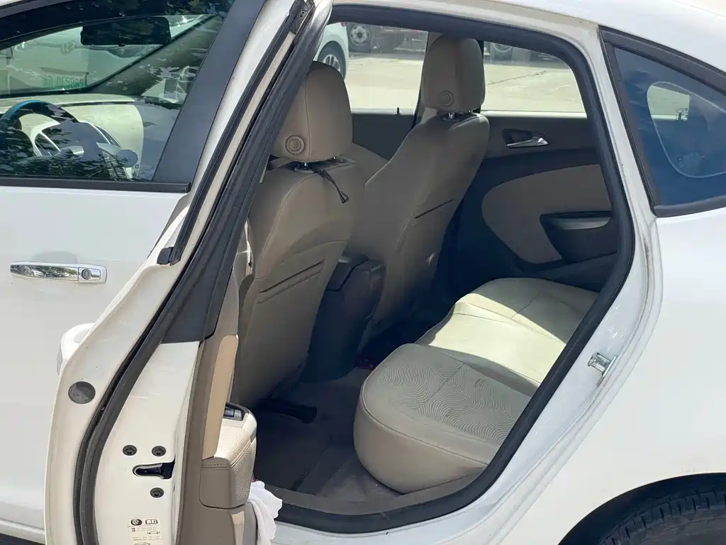 Buick Excelle — миниатюра 6