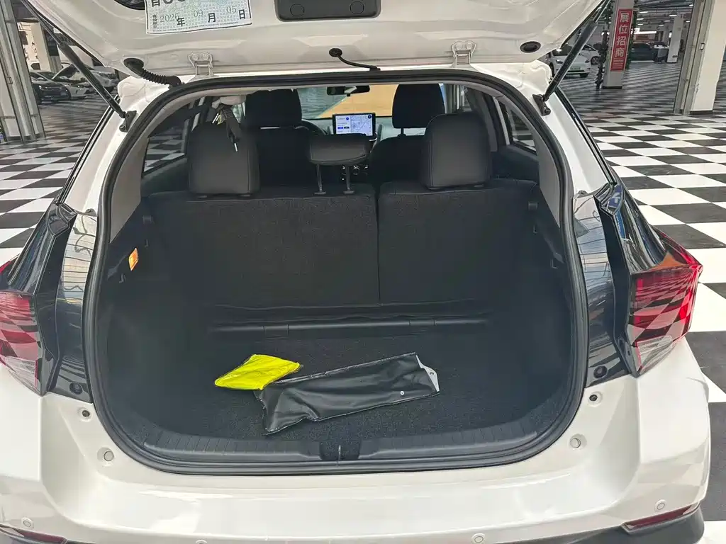 Toyota Yaris L — миниатюра 17