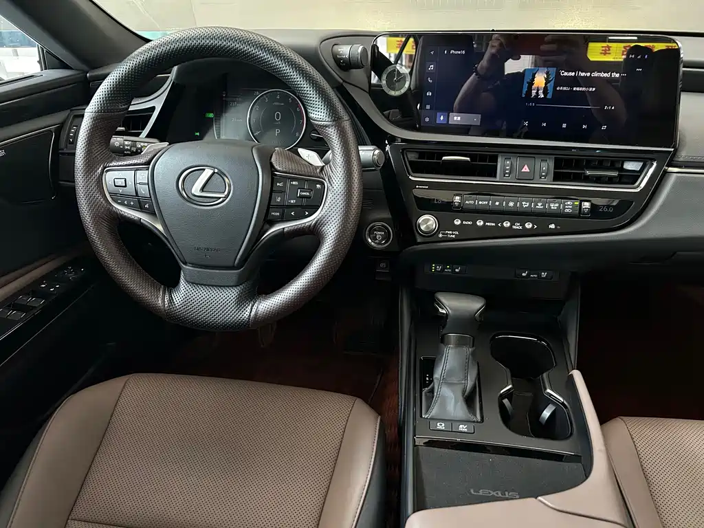 Lexus ES — миниатюра 14