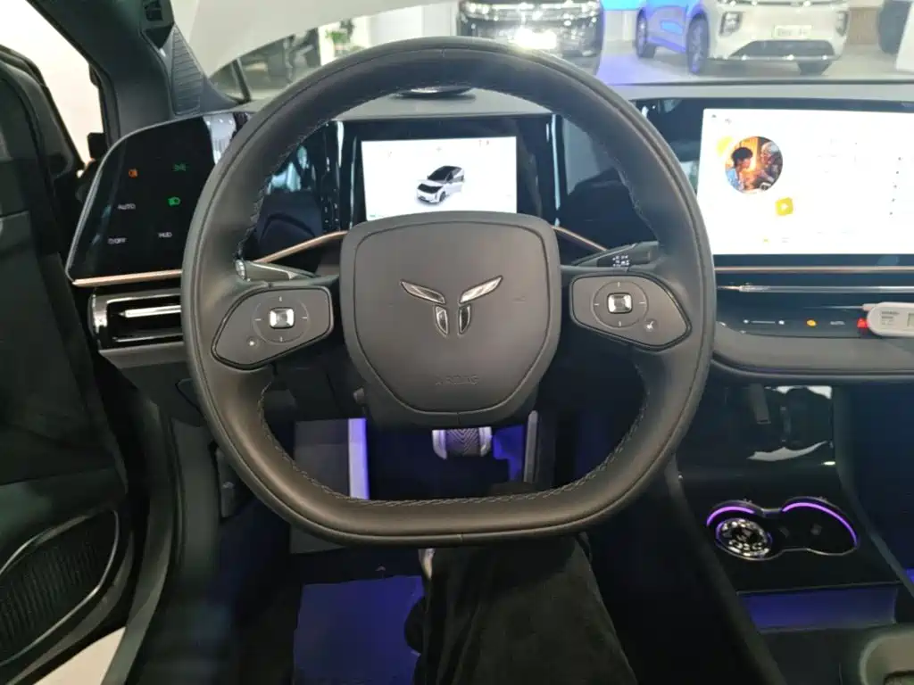Hongqi Hongqi EH7 — миниатюра 11