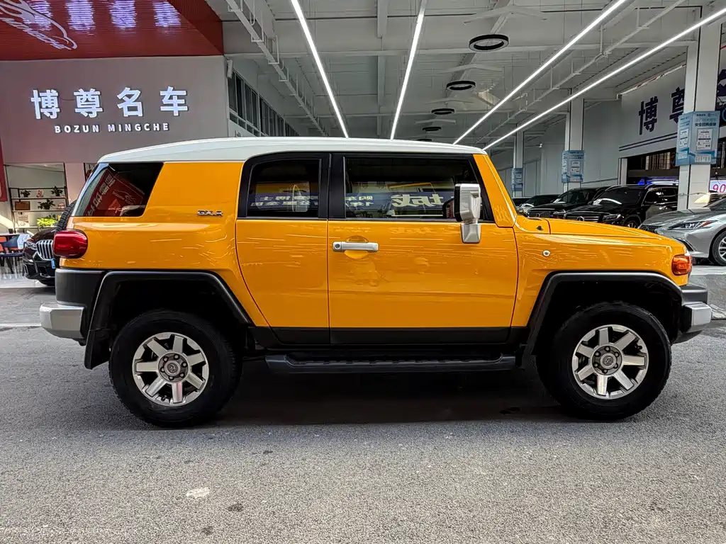 Toyota FJ Cruiser — миниатюра 20