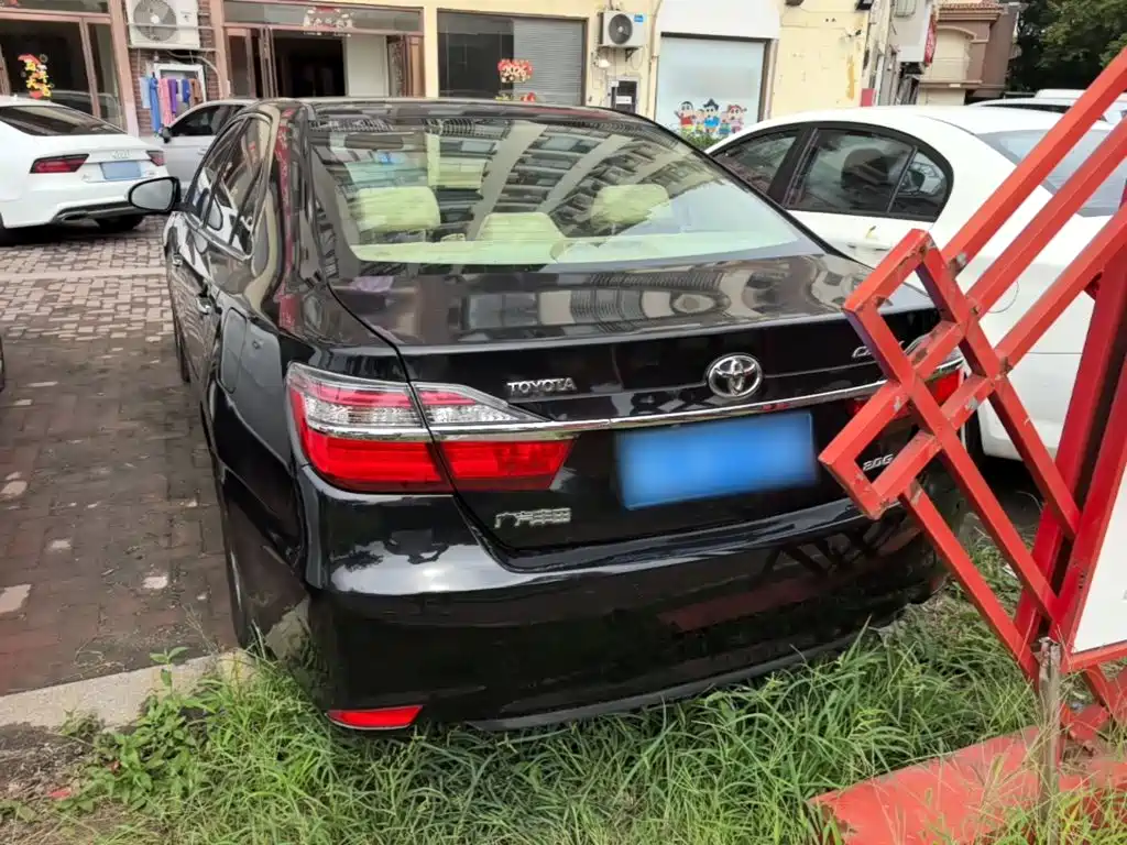 Toyota Camry — миниатюра 6