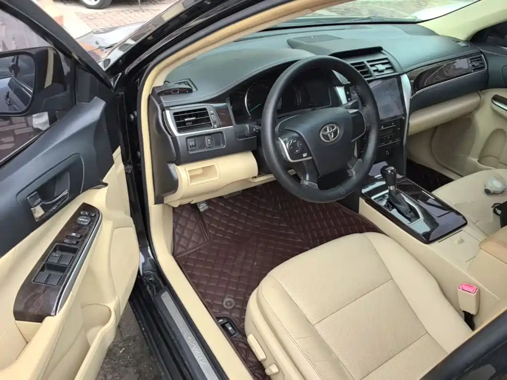 Toyota Camry — миниатюра 16