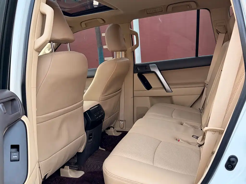 Toyota Prado (Import) — миниатюра 8