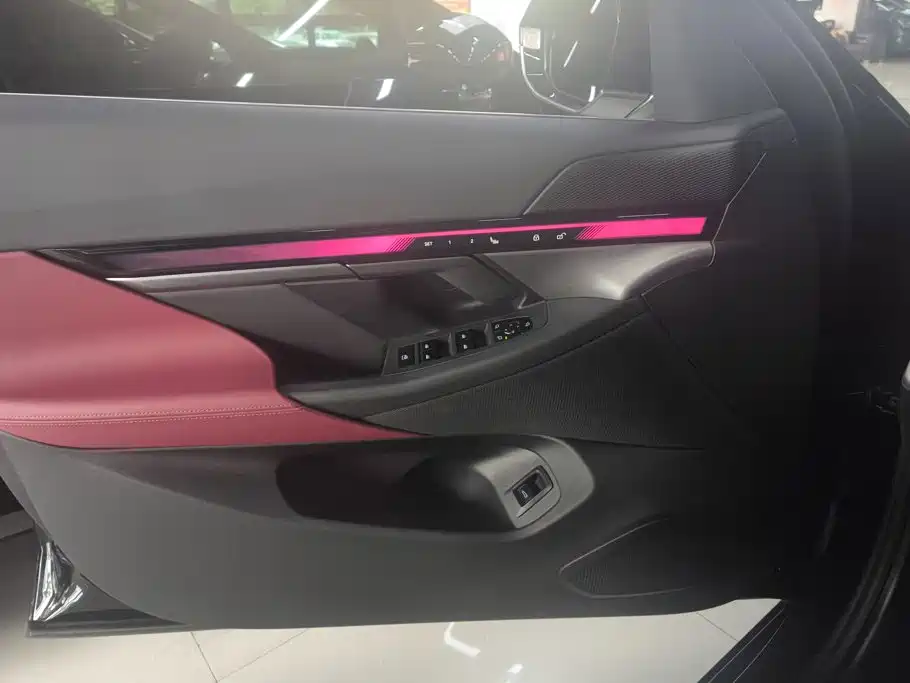 BMW i5 — миниатюра 7