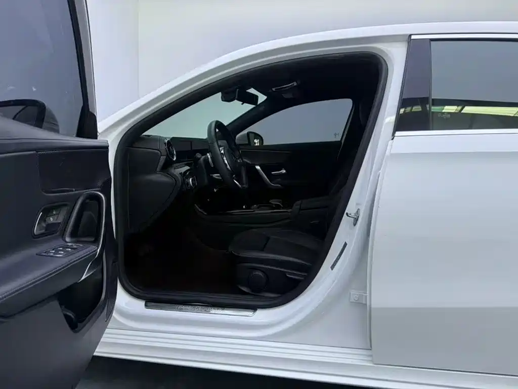 Mercedes-Benz A-Class — миниатюра 16