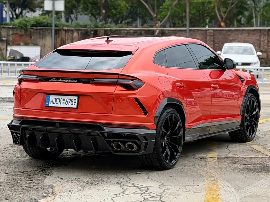 Lamborghini Urus — миниатюра 17