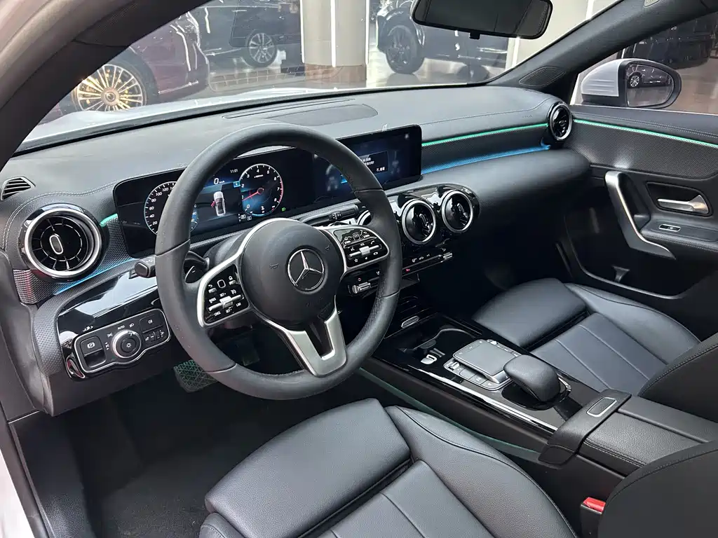 Mercedes-Benz A-Class — миниатюра 12