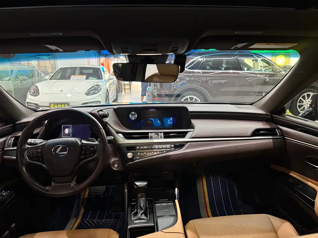 Lexus ES — миниатюра 9