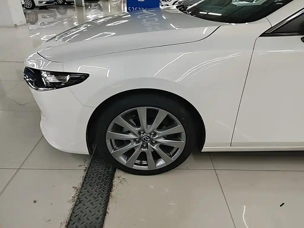 Mazda 3 Axela — миниатюра 23