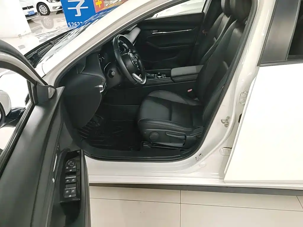 Mazda 3 Axela — миниатюра 15