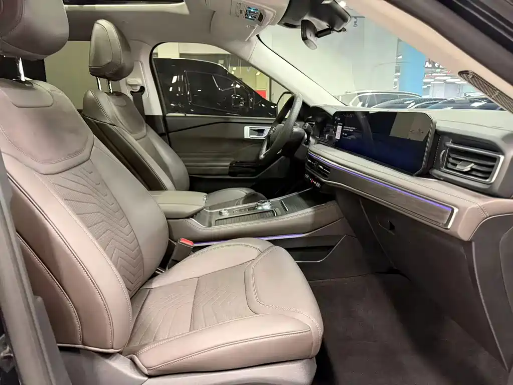 Ford Explorer — миниатюра 12