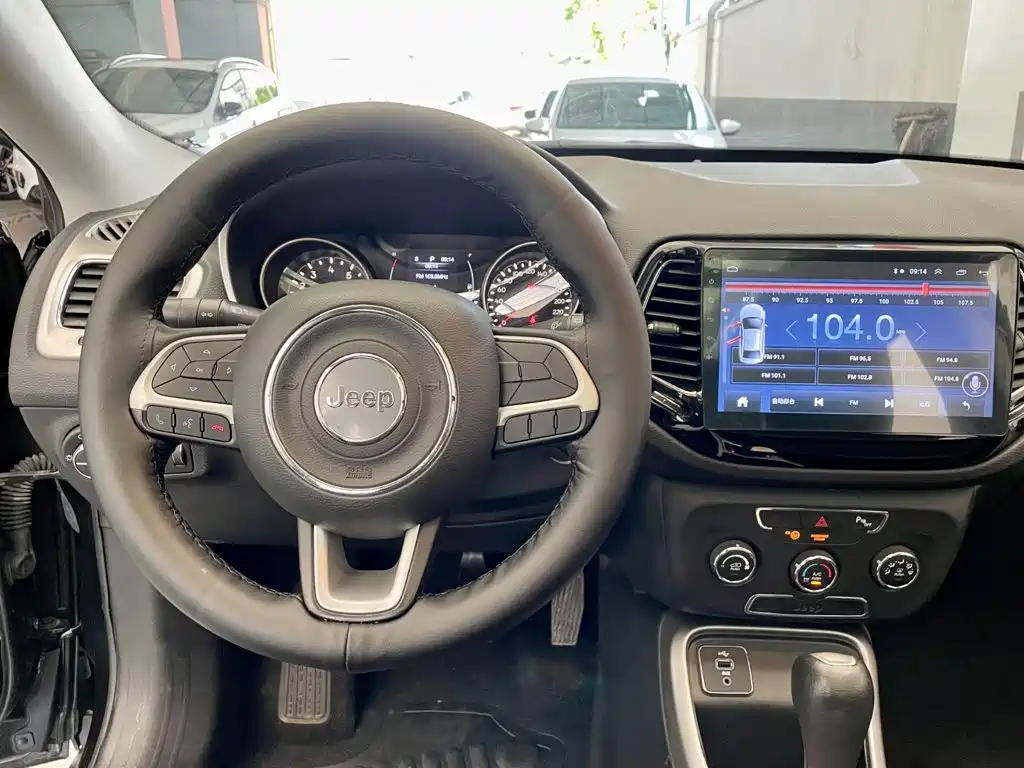 Jeep Compass — миниатюра 12