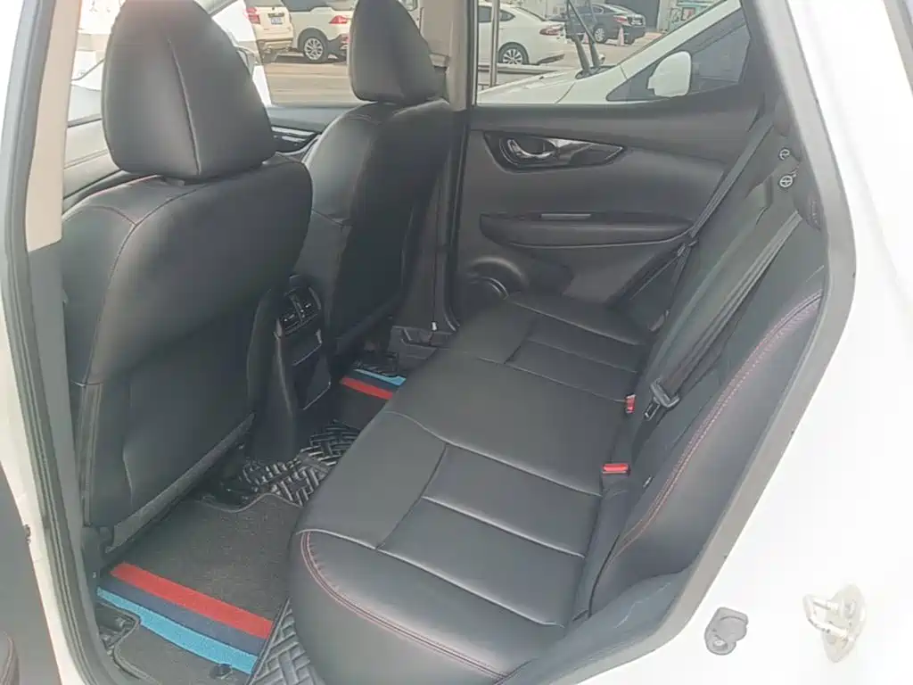 Nissan Qashqai — миниатюра 17