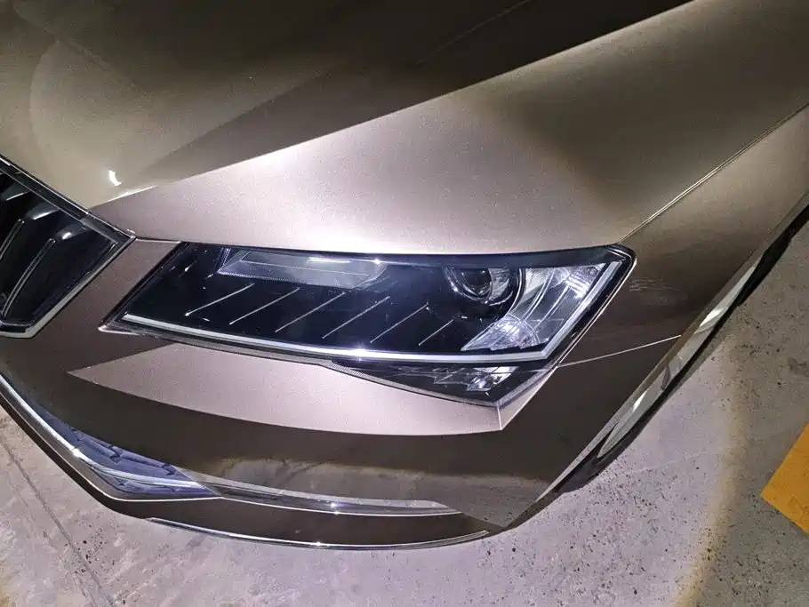Skoda Superb — миниатюра 5