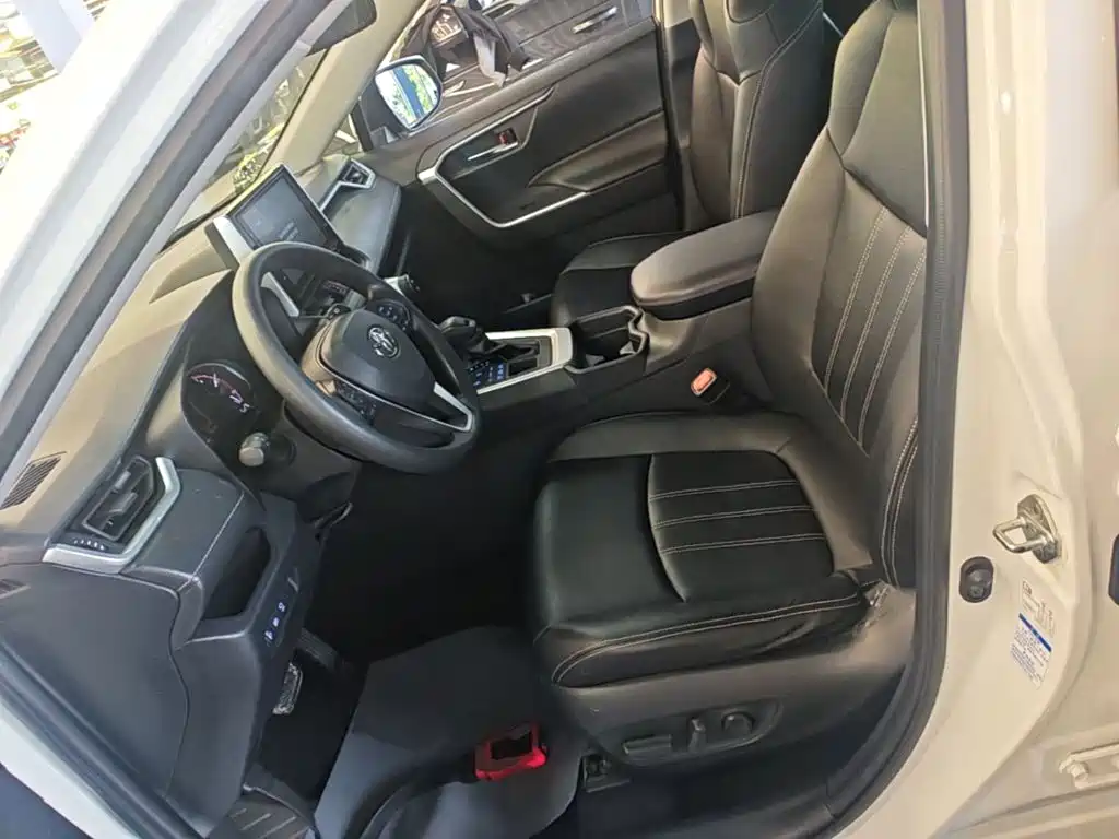 Toyota RAV4 — миниатюра 15