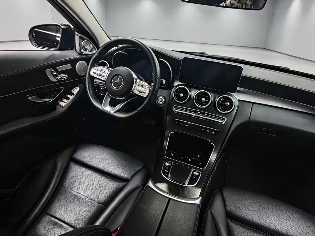 Mercedes-Benz C-Class — миниатюра 6
