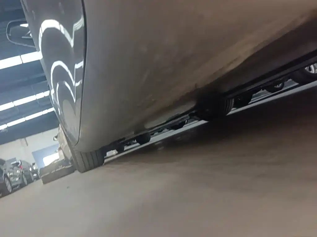 Tesla Model Y — миниатюра 22