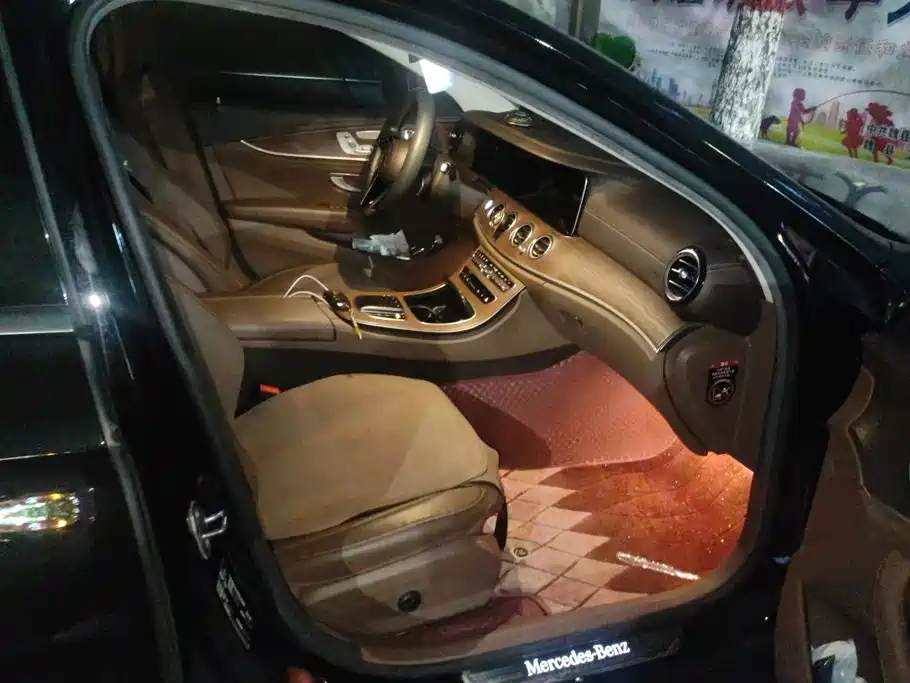 Mercedes-Benz E-Class — миниатюра 8