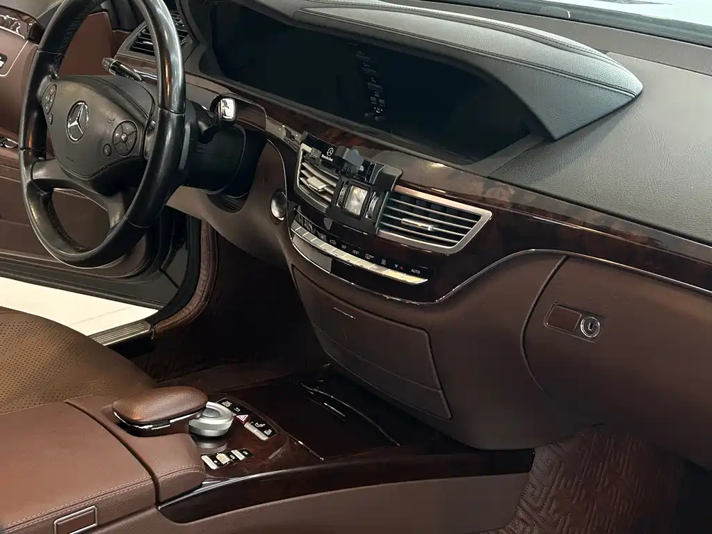 Mercedes-Benz S-Class — миниатюра 7