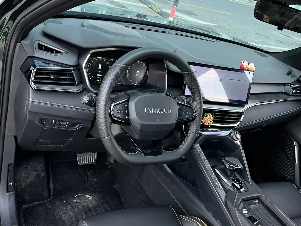 Lynk & Co 06 — миниатюра 11