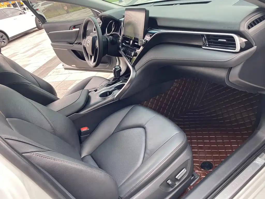 Toyota Camry — миниатюра 11